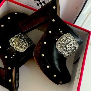 Vince camuto. Material unknown
Chunky heel, black, size 9m, medium width